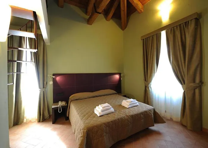 Hotel Magione Papale Relais 3*