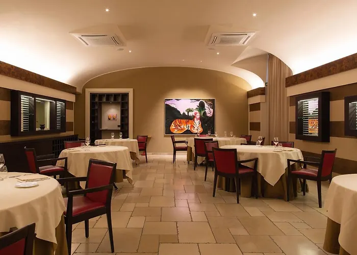 Magione Papale Relais Hotel 3*